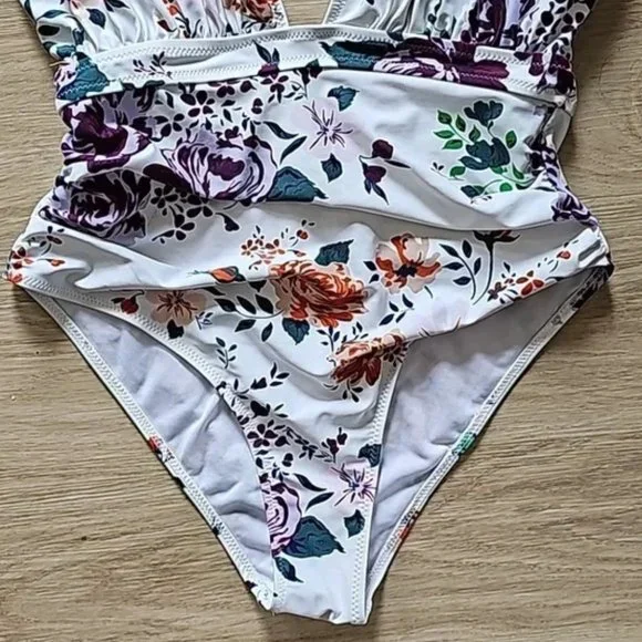 Cupshe Floral Cross Over Front One Piece M - Picture 6 of 6